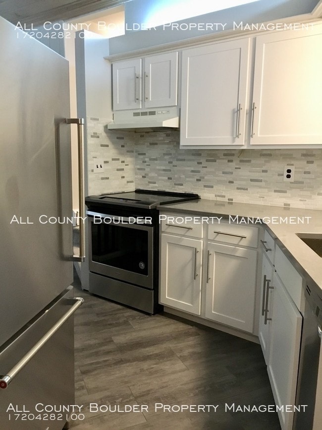 Building Photo - Renovated Lefthand Canyon Home