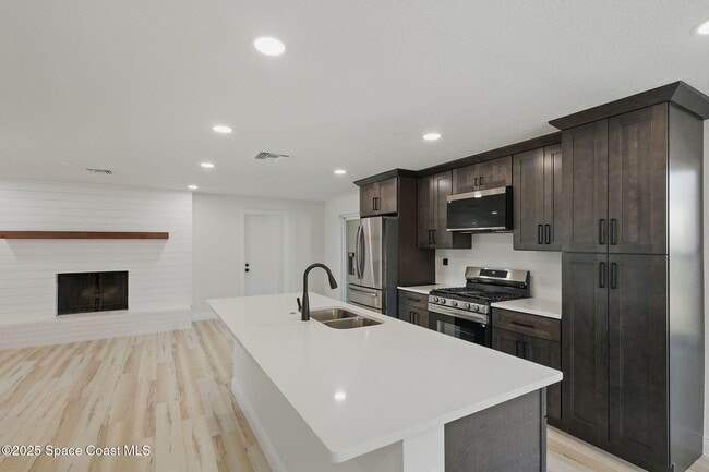 Building Photo - 280 Antigua Dr