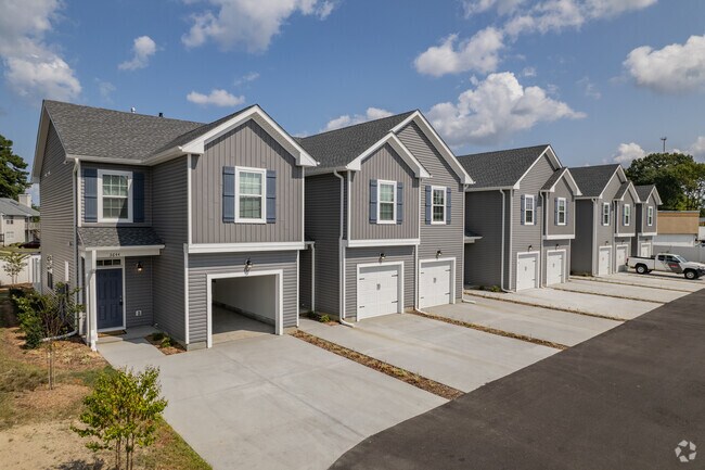 Foto del edificio - Churchland Commons at Town Pointe