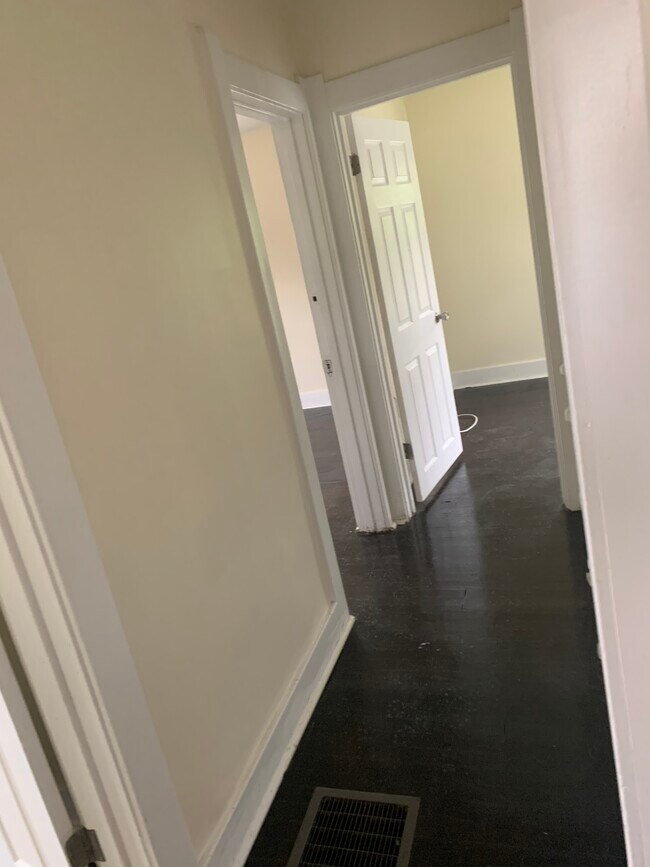 Foto del edificio - 1009 Underwood Ave