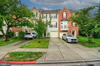 Building Photo - 8820 Papillon Dr