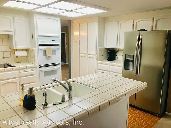 Foto del edificio - 4 br, 2.5 bath House - 118 Bentley Square
