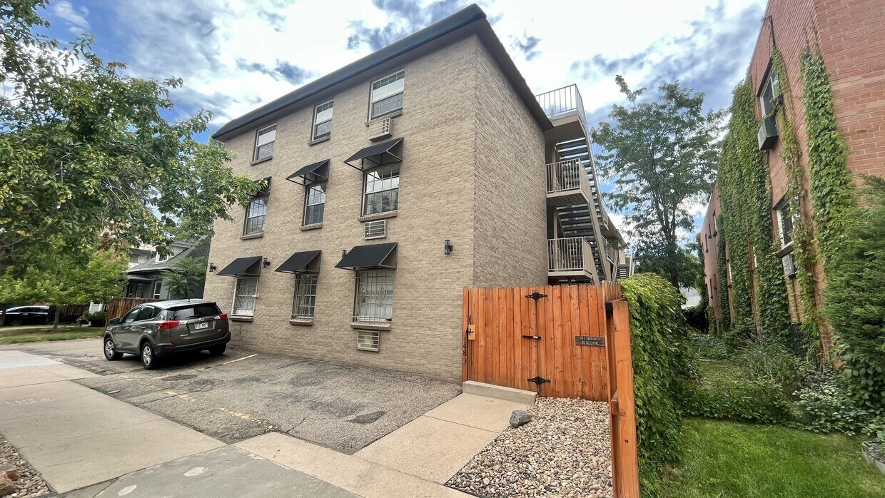 Primary Photo - 1 bed/1 bath condo near Wash Park