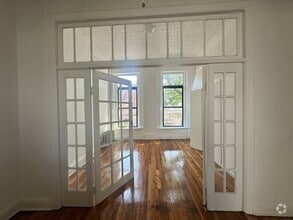 Building Photo - 33 Woodhull St
