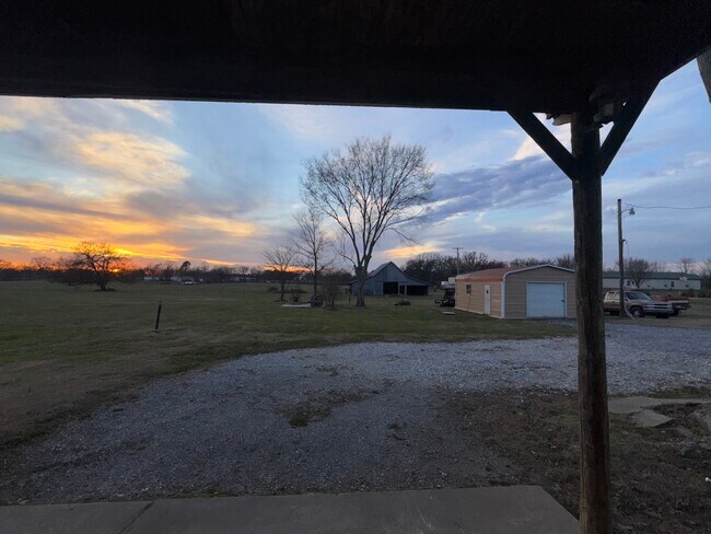 Backyard (storage unit not included) - 11991 S Edmondson Rd