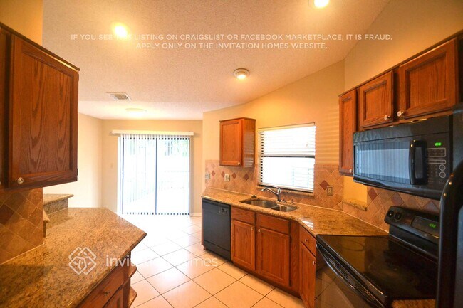 Building Photo - 605 Rosegate Ln