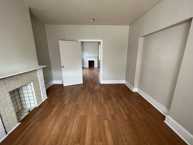 Foto del edificio - 240 N Graham St