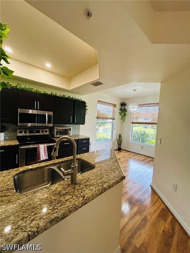 Foto del edificio - 1280 Henley St