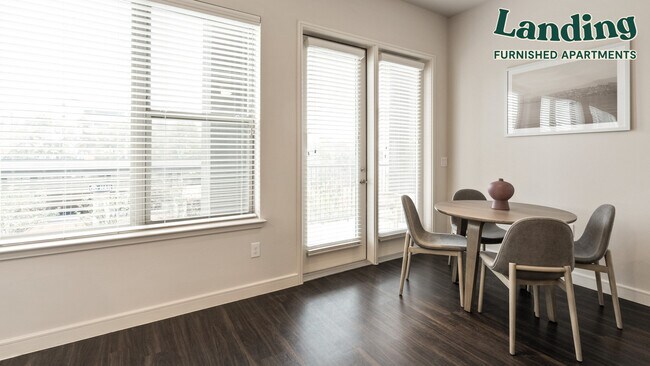 Foto del edificio - 2710 Routh Creek Pkwy