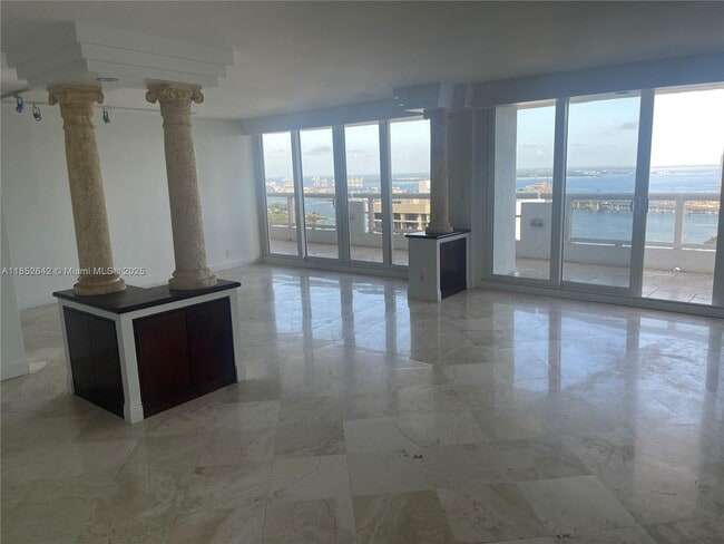 Foto del edificio - 1717 N Bayshore Dr