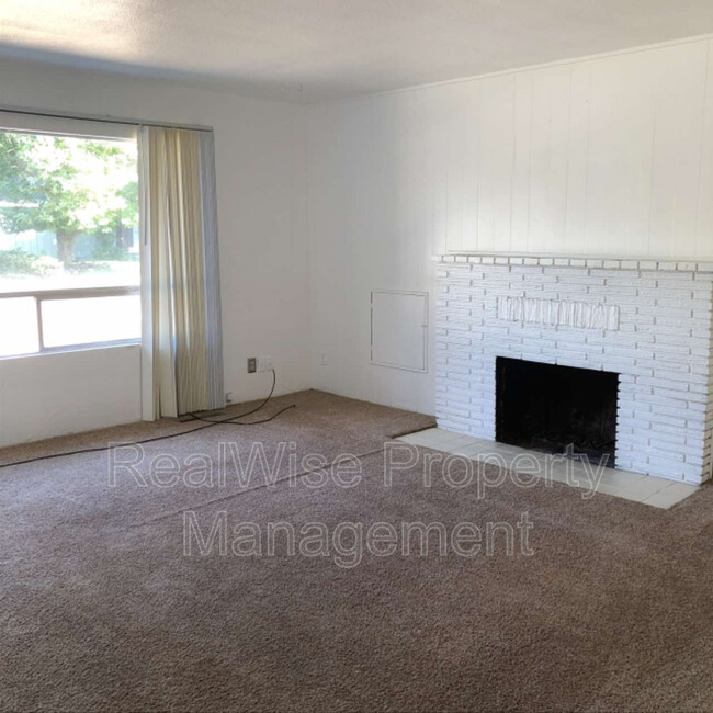 Building Photo - 1356 Fortune Dr