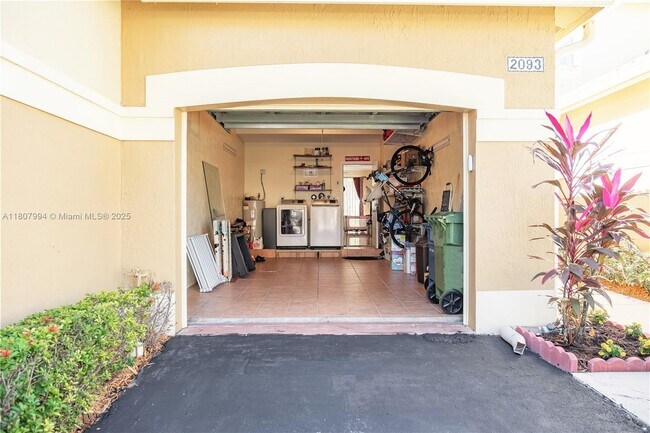 Building Photo - 2093 Pasa Verde Ln