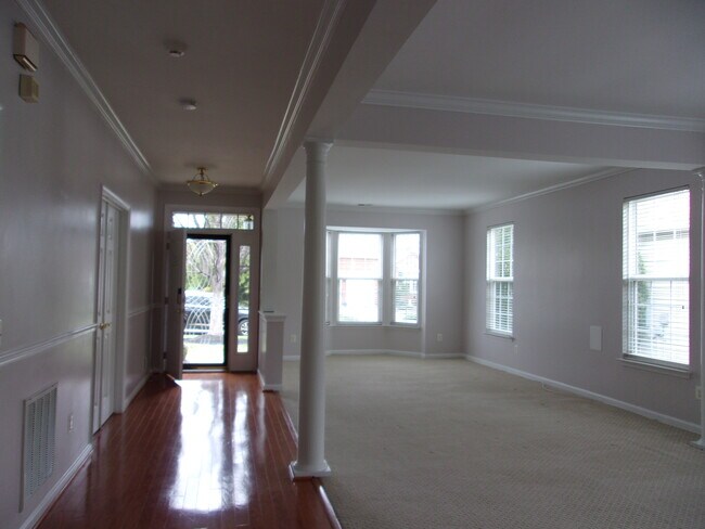 Front Entrance/Formal Living Room - 17397 Four Seasons Dr