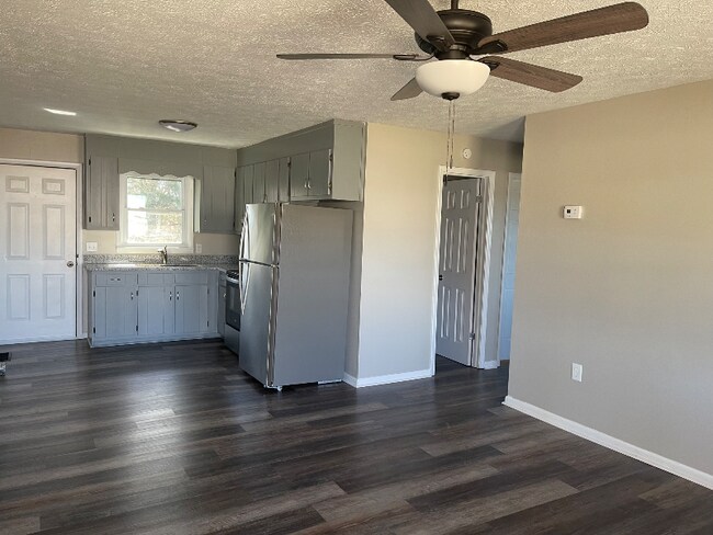 Foto del edificio - 305 Houseal St