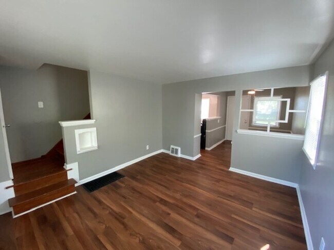 Foto del edificio - 138 N Everett Ave