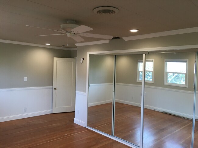 Dormitorio principal - 7677 Sycamore Dr