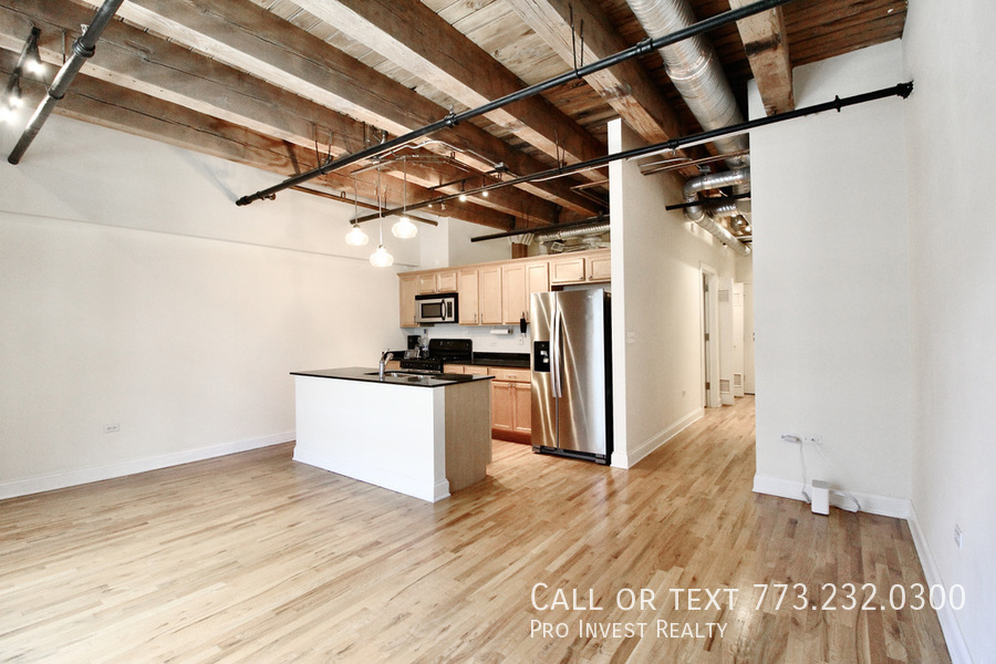 Foto principal - Exposed Brick & Timber -- West Loop 1 Bed ...