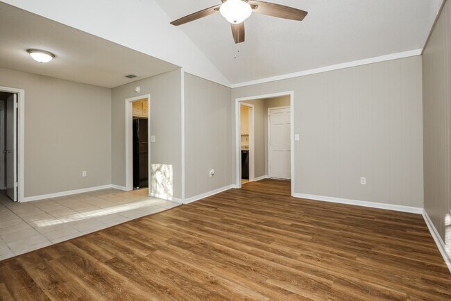 Foto del edificio - Welcome to Your Ideal Home in Ladson, SC
