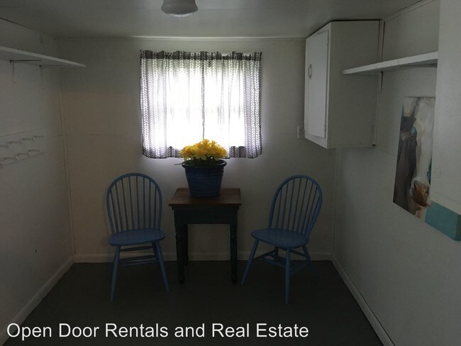 Building Photo - 4 br, 1 bath House - 460 S Franklin St