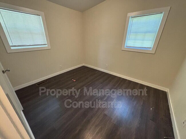 Foto del edificio - 2212 Old Blue Spring Rd NW