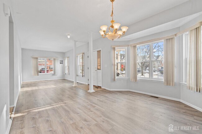 Foto del edificio - 802 Margaret Ct