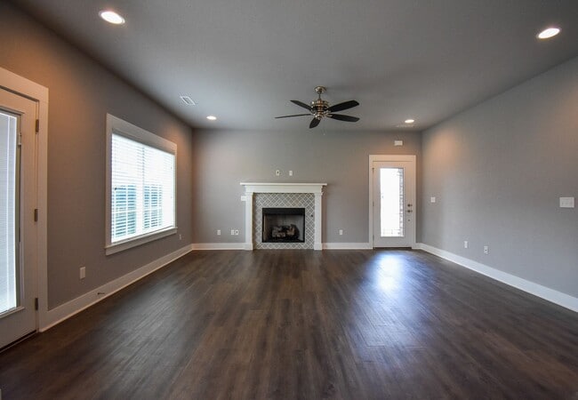 Foto del edificio - Luxurious 4 Bedroom, 3.5 Bathroom Home in ...