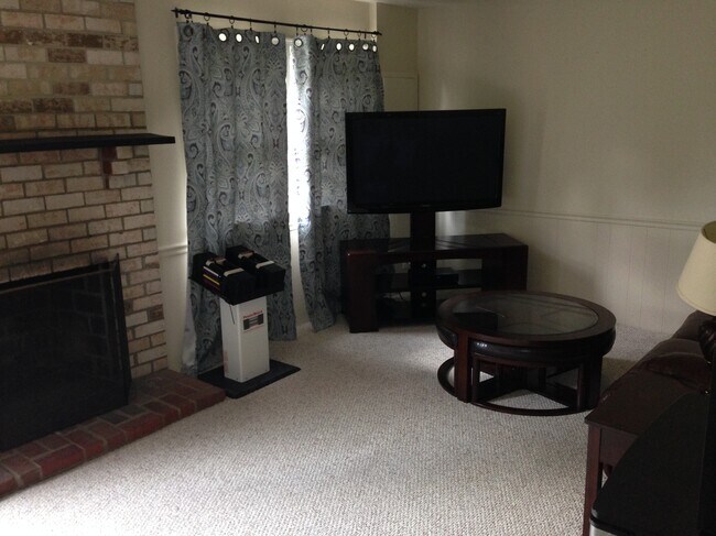 Foto del edificio - 2323 McGregor Ct