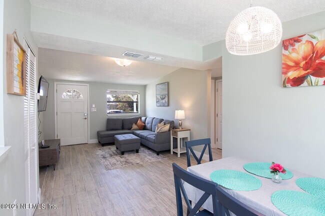 Foto del edificio - 23 Saratoga Cir N