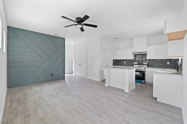 Photo - S LAREDO SE TO FRIO CITY RD SA House