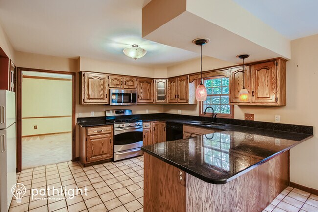 Building Photo - 303 Lombardy Lane, Oswego, IL, 60543