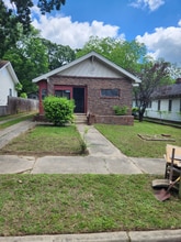 Building Photo - 2117 S Maple St