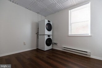 Building Photo - 929 S 8th St