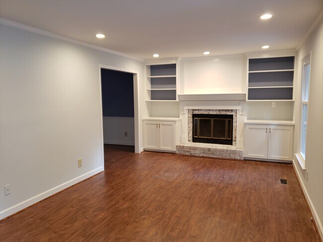 Living Room - 100 Rosehaven Dr