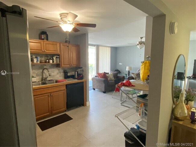 Foto del edificio - 16565 NE 26th Ave