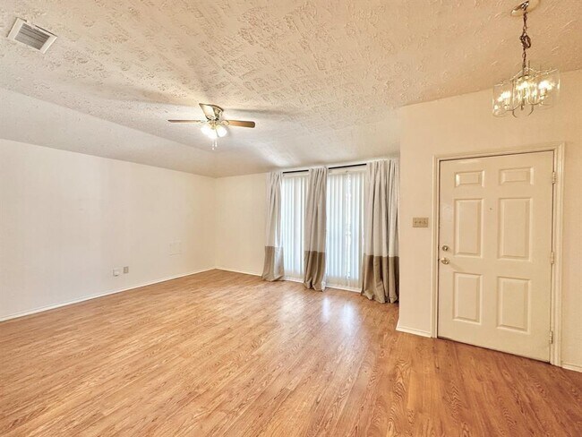 Building Photo - 12227 Taylors Crossing Dr