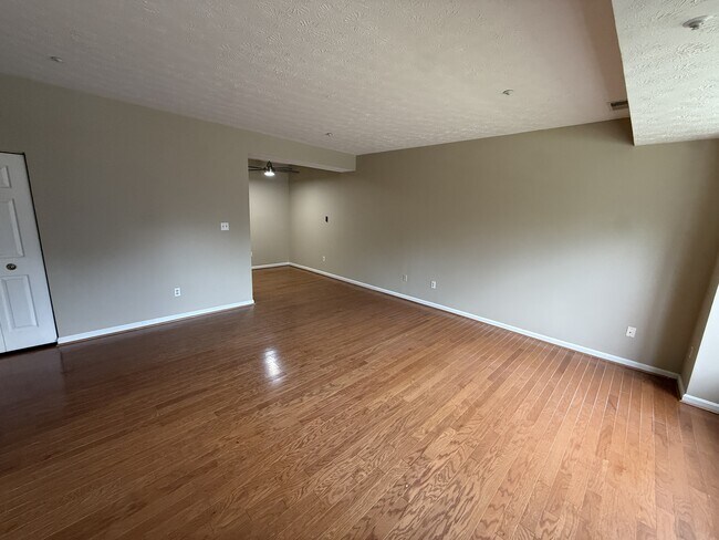 Foto del edificio - 6452 Benjamins Ct