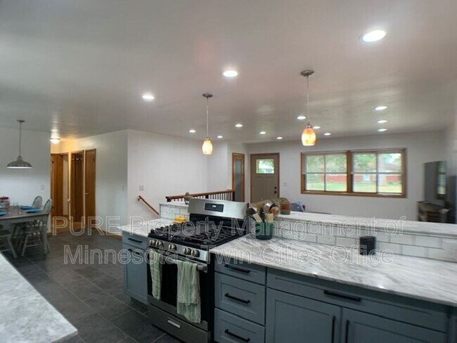 Foto del edificio - 10130 Fremont Ave S