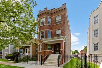 Building Photo - 2138 N Keeler Ave