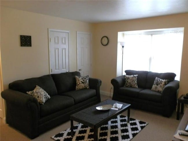 Building Photo - 1043 Broadway St