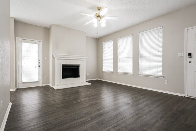 Foto del edificio - 6821 Prairie Hill Rd N