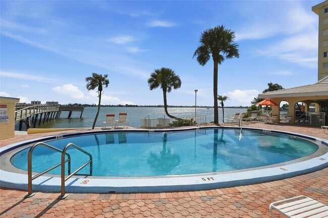 Building Photo - 4775 Cove Cir