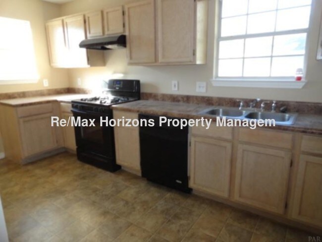 Foto del edificio - Nicely updated 2/2 home.