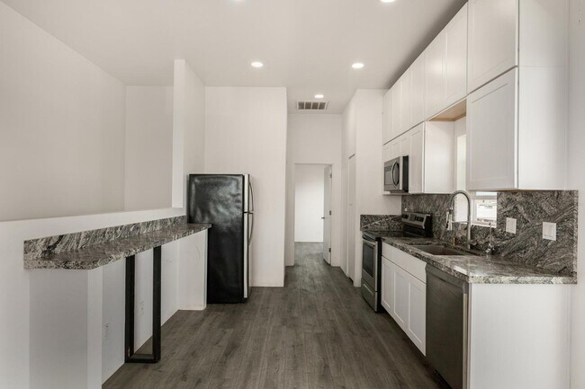 Foto del edificio - 1933 E Monroe St