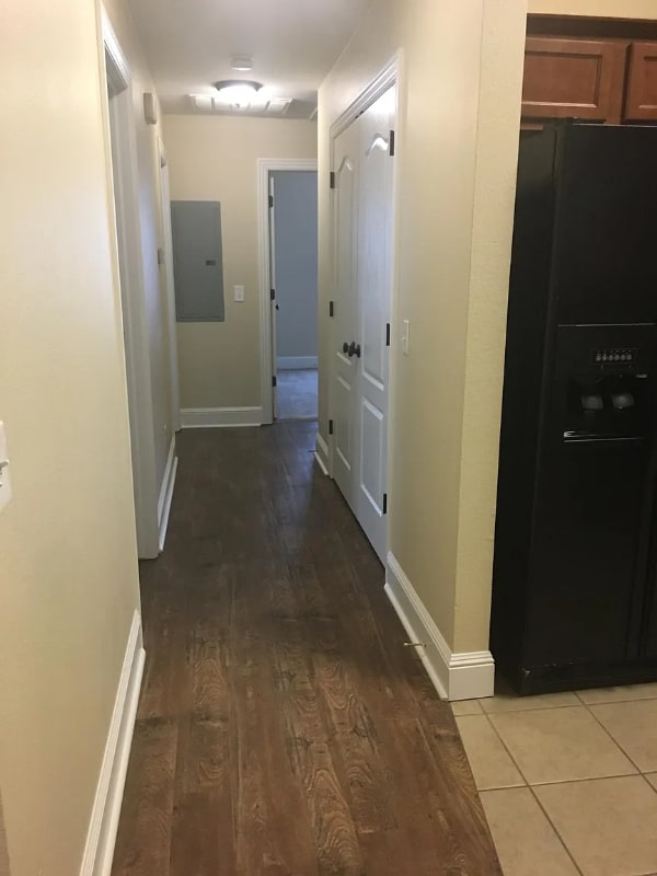 Building Photo - 890 W Cato Springs Rd