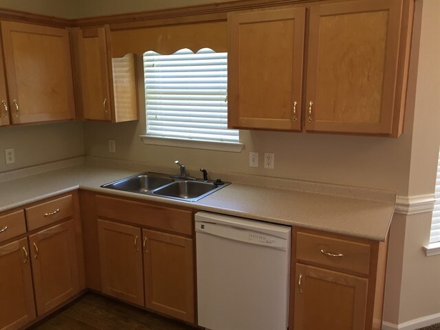 Building Photo - 381 Laurel Hill Cir