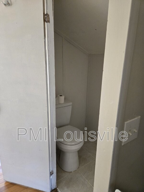 Building Photo - 1412 Lynnhurst Ave