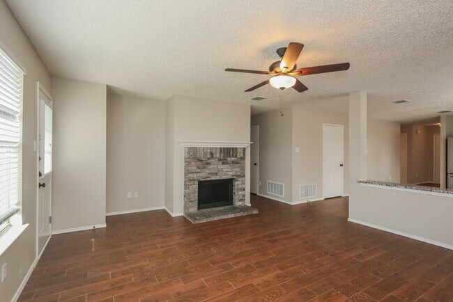 Foto del edificio - 2813 McIntosh Ct