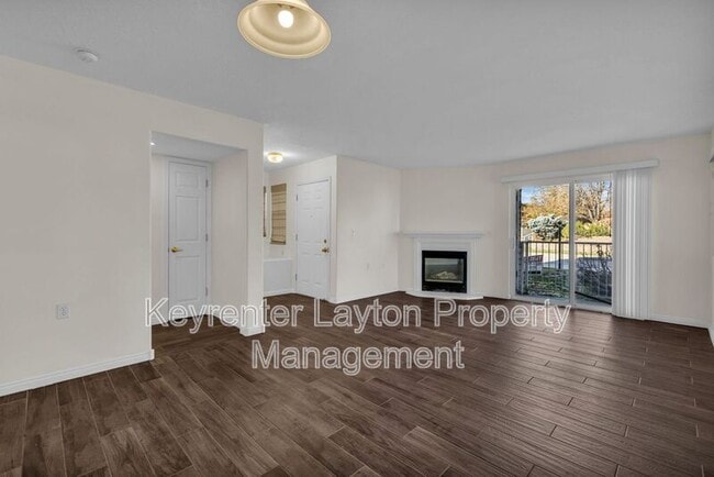 Building Photo - 490 E 700 S