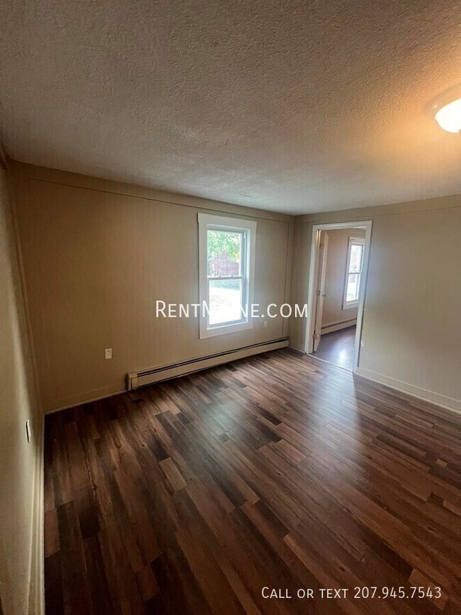 Building Photo - 3 Carey Ln