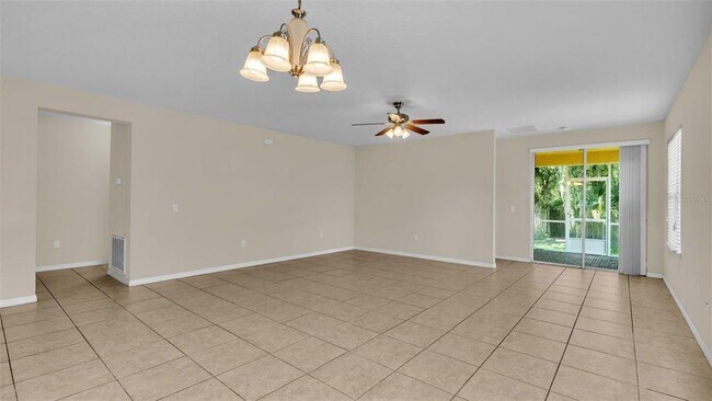 Foto del edificio - 6838 Glenbrook Dr